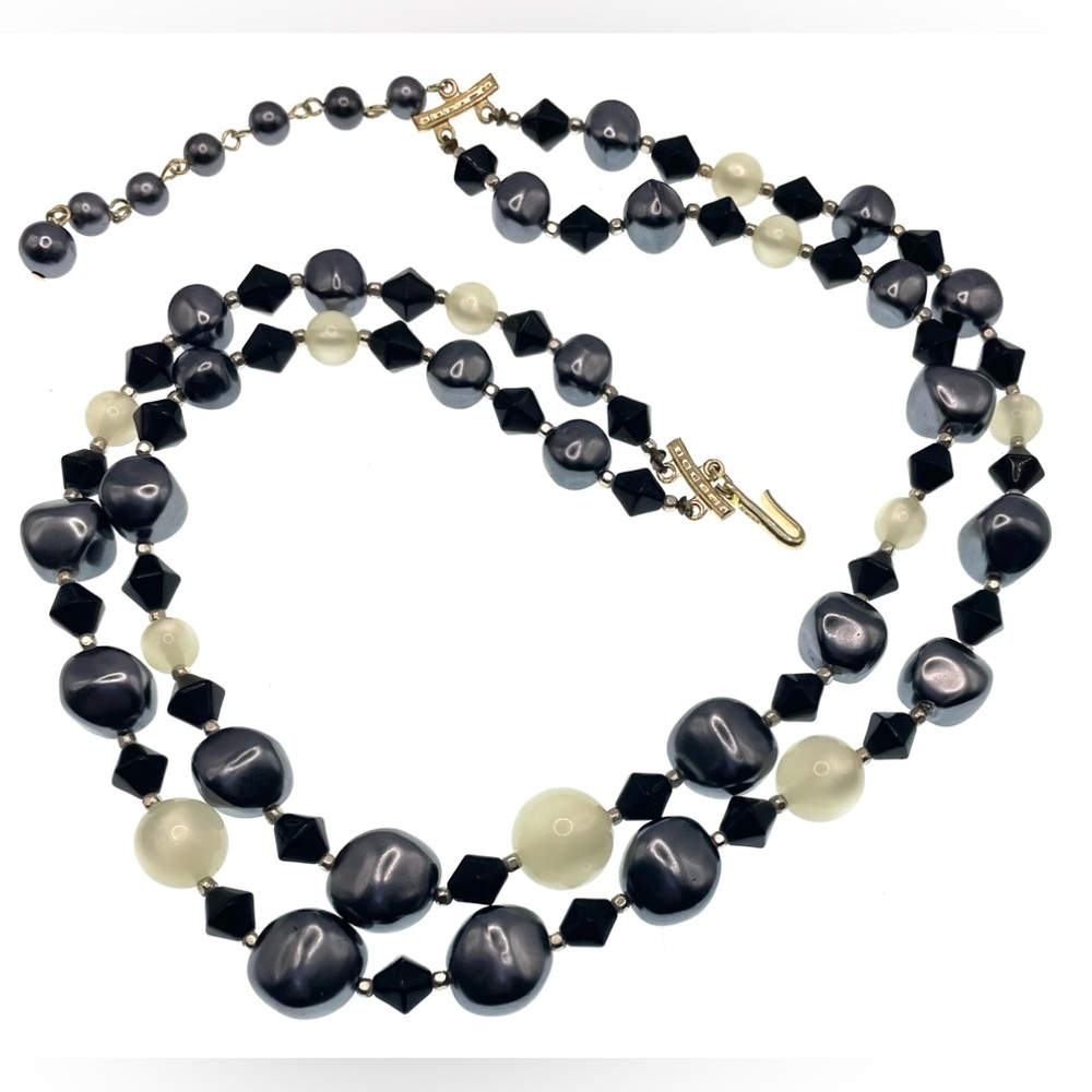 Vintage Signed JAPAN Multi Strand Black and White Iridescent Beaded Necklace - Picture 7 of 8